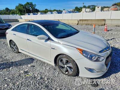 Czwarte zdjęcie samochodu z boku: 2013 HYUNDAI SONATA HYBRID VIN:KMHEC4A47DA080950 - miniatura