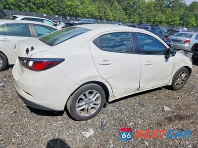 Trzecie zdjęcie samochodu z tyłu: 2017 TOYOTA YARIS IA BASE VIN:3MYDLBYV5HY176758 - miniatura