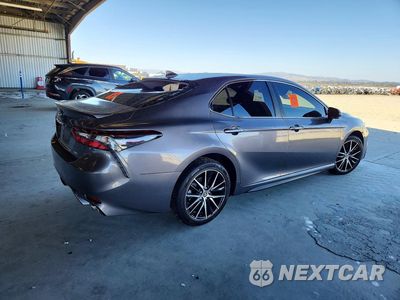 Trzecie zdjęcie samochodu z tyłu: 2022 TOYOTA CAMRY SE VIN:4T1G11AK1NU621356 - miniatura
