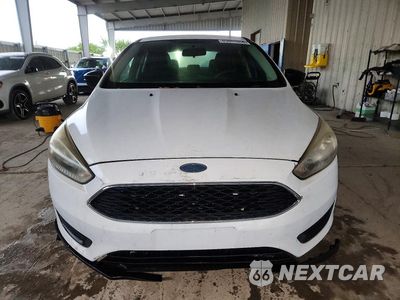 Piąte zdjęcie samochodu w środku: 2018 FORD FOCUS S VIN:1FADP3E24JL269360 - miniatura