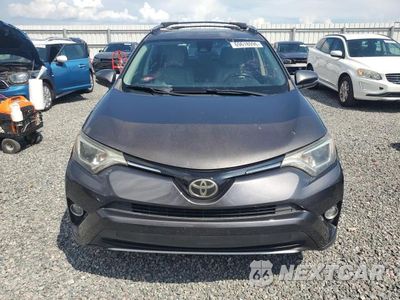 Piąte zdjęcie samochodu w środku: 2017 TOYOTA RAV4 XLE VIN:JTMRFREVXHJ129383 - miniatura