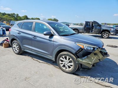Czwarte zdjęcie samochodu z boku: 2019 HYUNDAI TUCSON SE VIN:KM8J2CA46KU931739 - miniatura