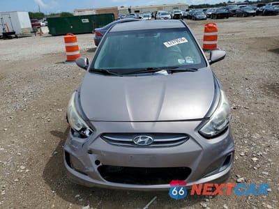 Piąte zdjęcie samochodu w środku: 2017 HYUNDAI ACCENT SE VIN:KMHCT4AE6HU360153 - miniatura
