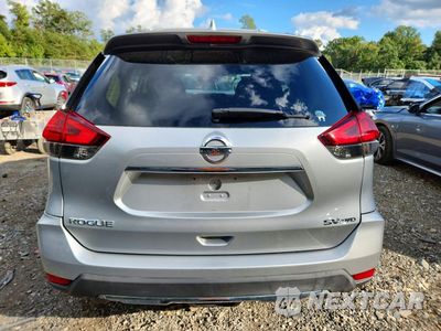 Zdjęcie 6 z 13 samochodu: 2017 NISSAN ROGUE SV VIN:5N1AT2MV1HC732706 - miniatura