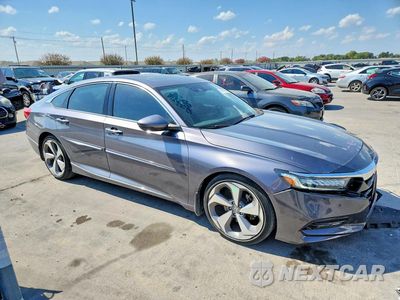 Czwarte zdjęcie samochodu z boku: 2018 HONDA ACCORD TOURING VIN:1HGCV2F97JA035311 - miniatura
