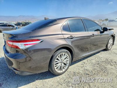 Trzecie zdjęcie samochodu z tyłu: 2019 TOYOTA CAMRY XLE VIN:4T1B11HK0KU257006 - miniatura
