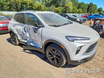 Czwarte zdjęcie samochodu z boku: 2024 BUICK ENCORE GX SPORT TOURING VIN:KL4AMESLXRB001634 - miniatura