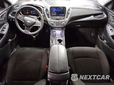 Zdjęcie 8 z 12 samochodu: 2019 CHEVROLET MALIBU LT VIN:1G1ZD5STXKF166020 - miniatura