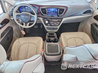 Zdjęcie 8 z 13 samochodu: 2018 CHRYSLER PACIFICA TOURING VIN:2C4RC1GG1JR186484 - miniatura