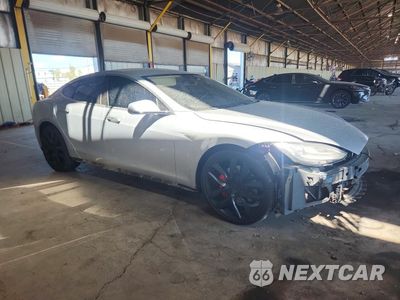 Czwarte zdjęcie samochodu z boku: 2015 TESLA MODEL S VIN:5YJSA1E47FF114286 - miniatura