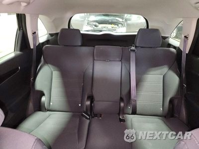 Zdjęcie 10 z 13 samochodu: 2016 KIA SORENTO LX VIN:5XYPGDA31GG152206 - miniatura