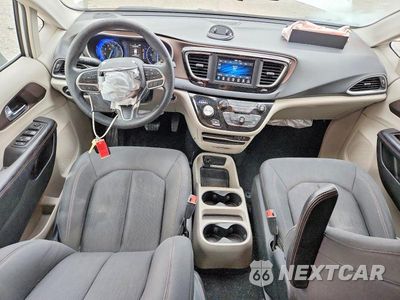 Zdjęcie 8 z 13 samochodu: 2019 CHRYSLER PACIFICA VIN:2C4RC1AG6KR597583 - miniatura