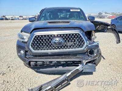 Piąte zdjęcie samochodu w środku: 2019 TOYOTA TACOMA TRD SPORT VIN:3TMAZ5CNXKM111010 - miniatura