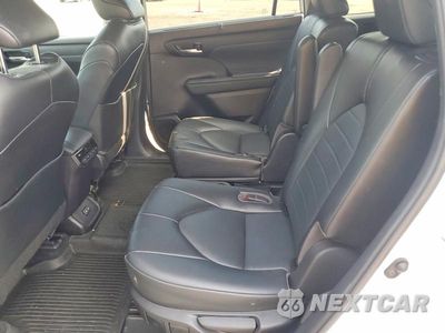Zdjęcie 10 z 12 samochodu: 2022 TOYOTA HIGHLANDER XLE VIN:5TDGZRAH4NS560007 - miniatura