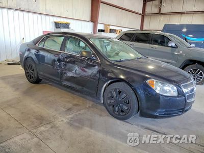 Czwarte zdjęcie samochodu z boku: 2010 CHEVROLET MALIBU LS VIN:1G1ZB5EBXAF318904 - miniatura