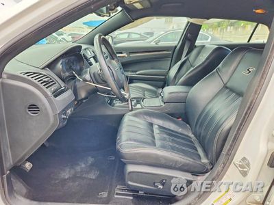 Zdjęcie 7 z 12 samochodu: 2019 CHRYSLER 300 S VIN:2C3CCABG7KH635028 - miniatura
