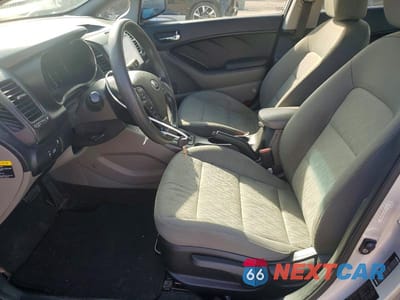 Zdjęcie 7 z 12 samochodu: 2015 KIA FORTE LX VIN:KNAFK4A64F5433800 - miniatura