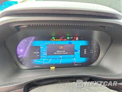 Zdjęcie 9 z 12 samochodu: 2023 VOLVO XC40 VIN:YV4ED3UM2P2931135 - miniatura
