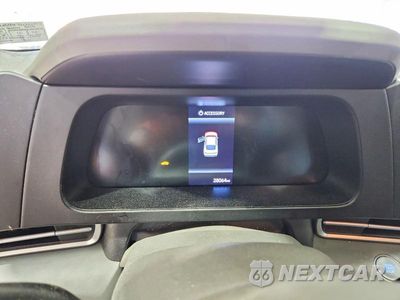 Zdjęcie 9 z 12 samochodu: 2025 HYUNDAI ELANTRA HYBRID BLUE VIN:KMHLM4DJ7SU122373 - miniatura