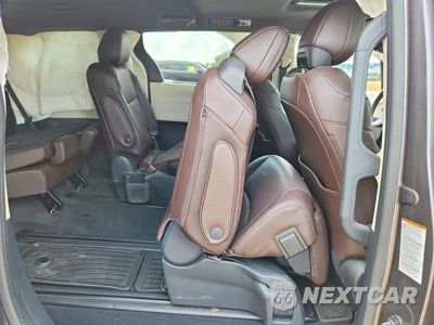 Zdjęcie 11 z 13 samochodu: 2023 TOYOTA SIENNA PLATINUM 7-PASSENGER VIN:5TDERKEC3PS179894 - miniatura