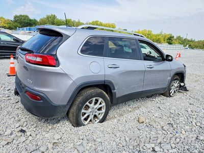 Trzecie zdjęcie samochodu z tyłu: 2017 JEEP CHEROKEE LATITUDE VIN:1C4PJMCS1HD213799 - miniatura