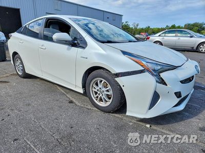 Czwarte zdjęcie samochodu z boku: 2017 TOYOTA PRIUS THREE VIN:JTDKARFU5H3050018 - miniatura