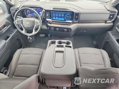 Zdjęcie 8 z 12 samochodu: 2024 CHEVROLET SILVERADO K1500 LT VIN:1GCUDDED3RZ169995 - miniatura