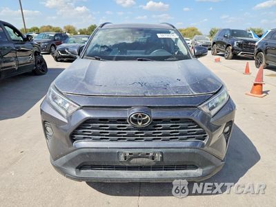 Piąte zdjęcie samochodu w środku: 2021 TOYOTA RAV4 XLE PREMIUM VIN:2T3C1RFV6MC148819 - miniatura