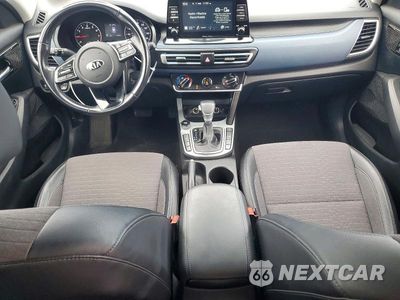 Zdjęcie 8 z 13 samochodu: 2021 KIA SELTOS S VIN:KNDEUCAA3M7101789 - miniatura