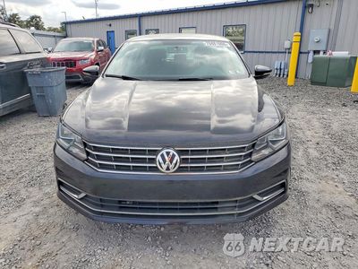 Piąte zdjęcie samochodu w środku: 2016 VOLKSWAGEN PASSAT S VIN:1VWAT7A30GC067118 - miniatura