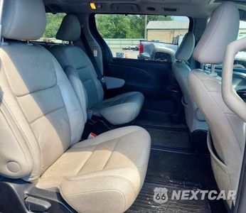 Zdjęcie 11 z 13 samochodu: 2017 TOYOTA SIENNA LIMITED PREMIUM 7-PASSENGER VIN:5TDDZ3DC3HS180709 - miniatura