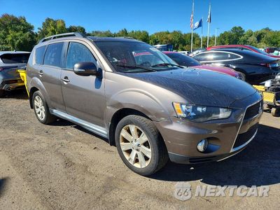 Czwarte zdjęcie samochodu z boku: 2013 MITSUBISHI OUTLANDER SE VIN:JA4JT3AW7DU000649 - miniatura