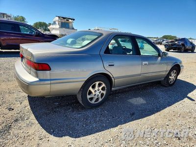 Trzecie zdjęcie samochodu z tyłu: 1999 TOYOTA CAMRY LE V6 VIN:JT2BF28K6X0157477 - miniatura
