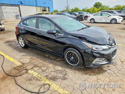 Czwarte zdjęcie samochodu z boku: 2017 CHEVROLET CRUZE LT VIN:3G1BE6SM8HS539296 - miniatura