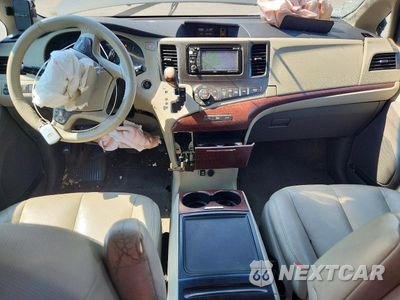 Zdjęcie 8 z 13 samochodu: 2013 TOYOTA SIENNA XLE 8-PASSENGER VIN:5TDYK3DC7DS333169 - miniatura