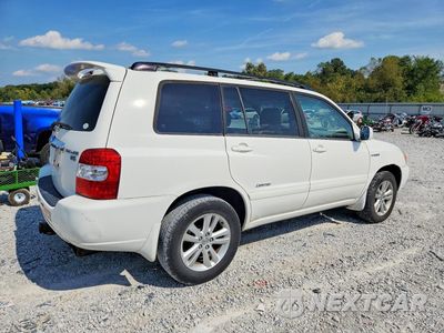 Trzecie zdjęcie samochodu z tyłu: 2006 TOYOTA HIGHLANDER HYBRID VIN:JTEEW21AX60025550 - miniatura