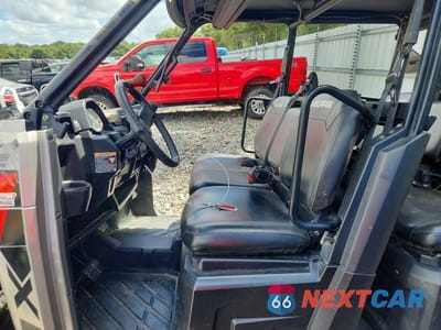 Piąte zdjęcie samochodu w środku: 2019 POLARIS RANGER XP UTILITY VEHICLE VIN:4XARVE87XK8866467 - miniatura