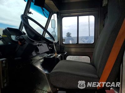 Zdjęcie 7 z 13 samochodu: 2020 FREIGHTLINER MT45 DELIVERY TRUCK VIN:4UZAC2EA9LCMH7769 - miniatura
