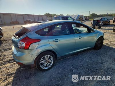 Trzecie zdjęcie samochodu z tyłu: 2012 FORD FOCUS SE VIN:1FAHP3K23CL260562 - miniatura