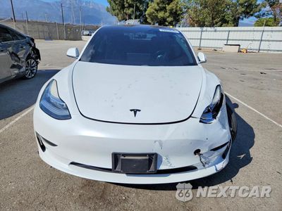 Piąte zdjęcie samochodu w środku: 2018 TESLA MODEL 3 VIN:5YJ3E1EA3JF051601 - miniatura