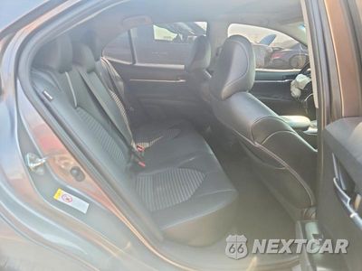 Zdjęcie 10 z 13 samochodu: 2018 TOYOTA CAMRY SE VIN:4T1B11HKXJU055126 - miniatura