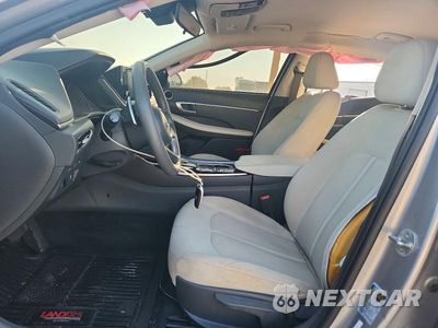 Zdjęcie 7 z 12 samochodu: 2021 HYUNDAI SONATA HYBRID BLUE VIN:KMHL24JJ8MA030252 - miniatura