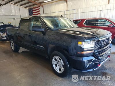 Czwarte zdjęcie samochodu z boku: 2017 CHEVROLET SILVERADO K1500 LT VIN:3GCUKREC4HG338592 - miniatura