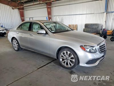 Czwarte zdjęcie samochodu z boku: 2019 MERCEDES-BENZ E 300 VIN:WDDZF4JB6KA548665 - miniatura