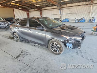 Czwarte zdjęcie samochodu z boku: 2024 KIA FORTE LXS VIN:3KPF24AD6RE784461 - miniatura
