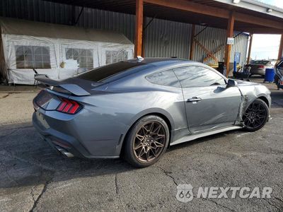 Trzecie zdjęcie samochodu z tyłu: 2026 FORD MUSTANG GT VIN:1FA6P8CF1T5407911 - miniatura