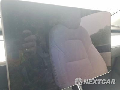 Zdjęcie 9 z 13 samochodu: 2020 TESLA MODEL Y VIN:5YJYGDEE8LF049477 - miniatura