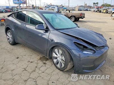 Czwarte zdjęcie samochodu z boku: 2024 TESLA MODEL Y VIN:7SAYGDEE5RA242520 - miniatura