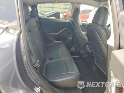Zdjęcie 10 z 12 samochodu: 2023 TESLA MODEL Y VIN:7SAYGDEE7PF747099 - miniatura