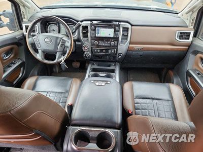 Zdjęcie 8 z 12 samochodu: 2018 NISSAN TITAN XD PLATINUM RESERVE VIN:1N6BA1F41JN522465 - miniatura